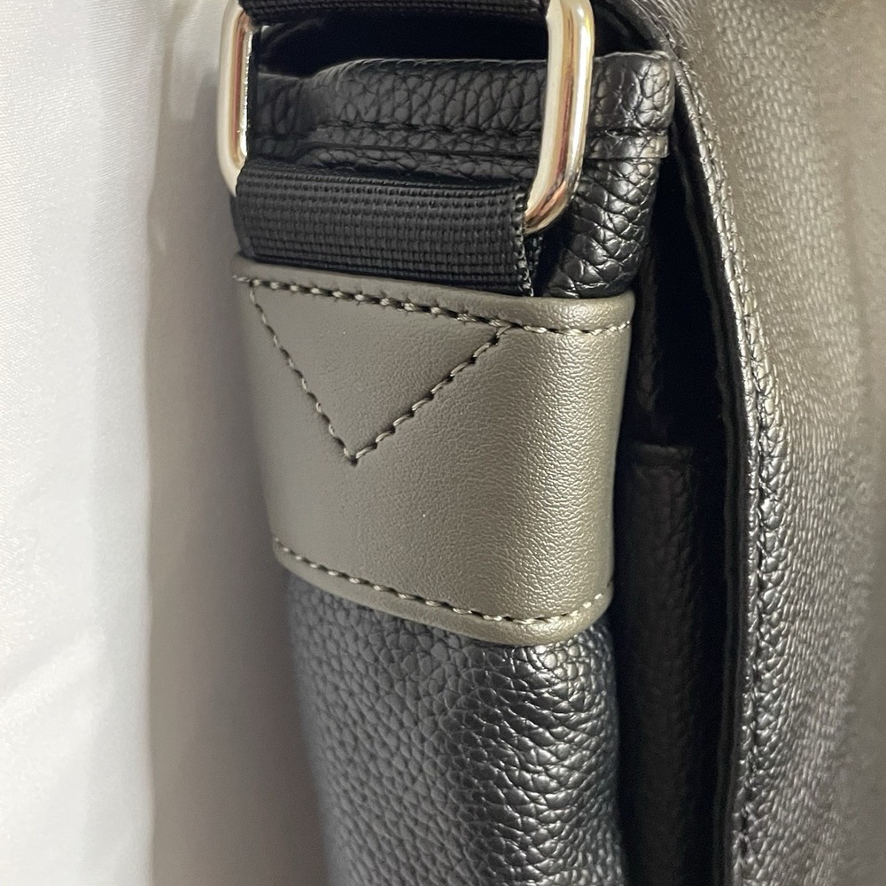 Black Leather Messenger Bag-Bugatti NWT Laptop Bag-Work Satchel-Shoulder Bag - Picture 11 of 16